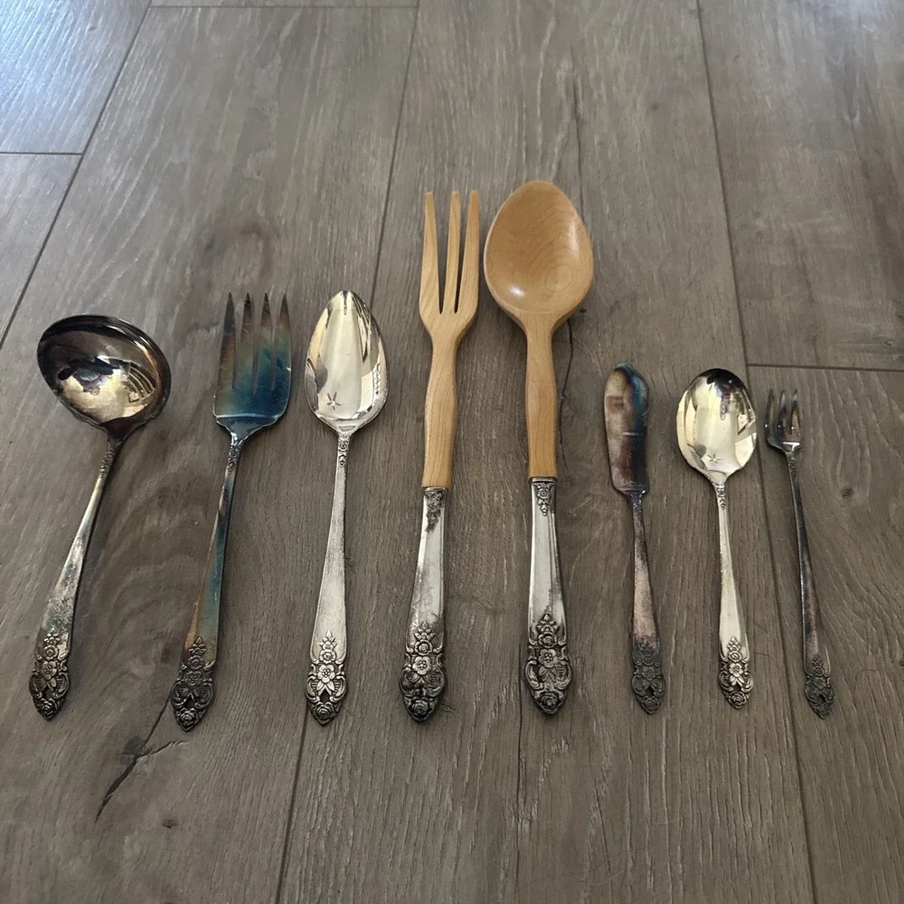 Set of 8 Oneida DISTINCTION‎ Serving Pieces Silver Plate Prestige 1951 Flatware